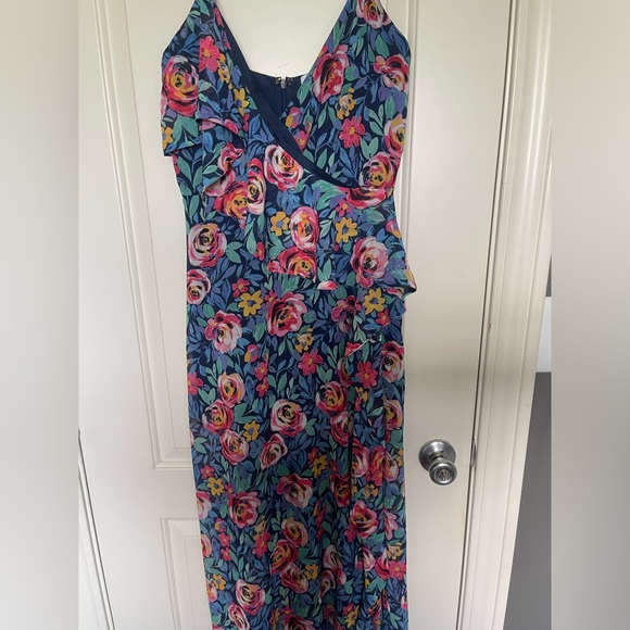 Lovers + Friends Dresses & Skirts - Lovers and Friends floral maxi dress
